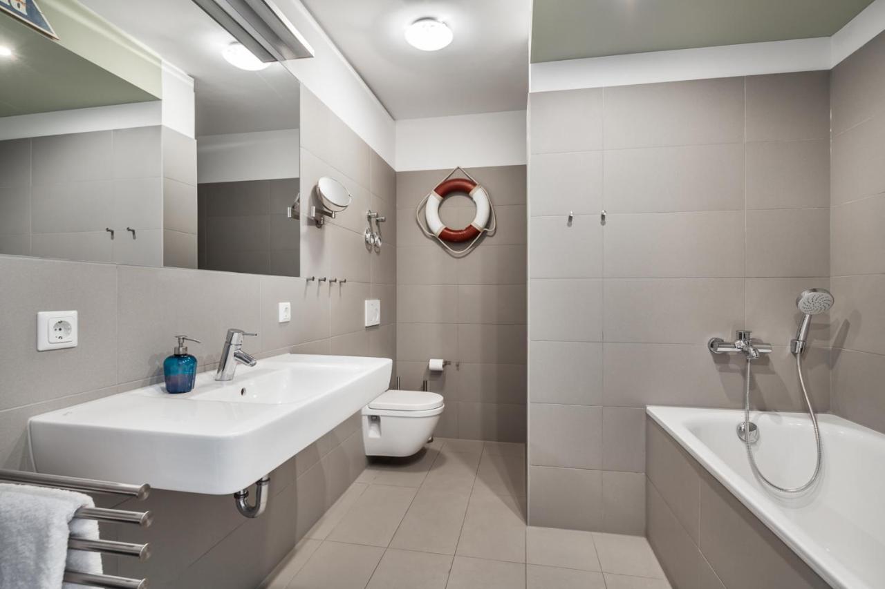 Eckernförde Apartmenthaus Hafenspitze Ap 5 - "Am Yachthafen 5" - Blickrichtung Offenes Meerstrandpromenade מראה חיצוני תמונה